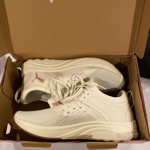 Puma women’s sneakers - Picture 3 of 5